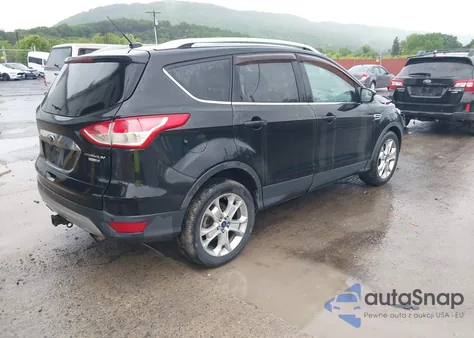 2015 Ford Escape Titanium z USA, uszkodzony, nr VIN 1FMCU9J95FUA75924